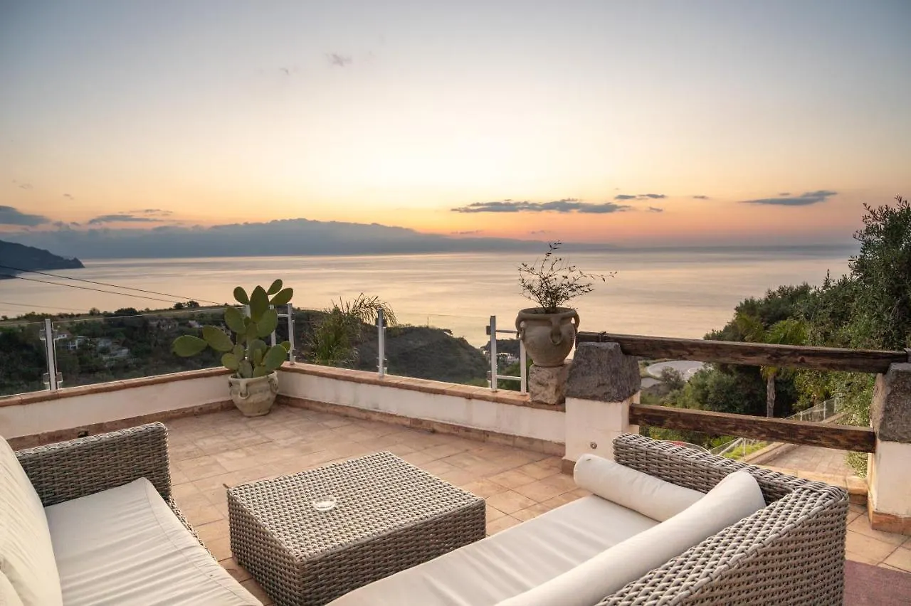 Luxury Taorum Villa With Spectacular Sea Views In Taormina Włochy