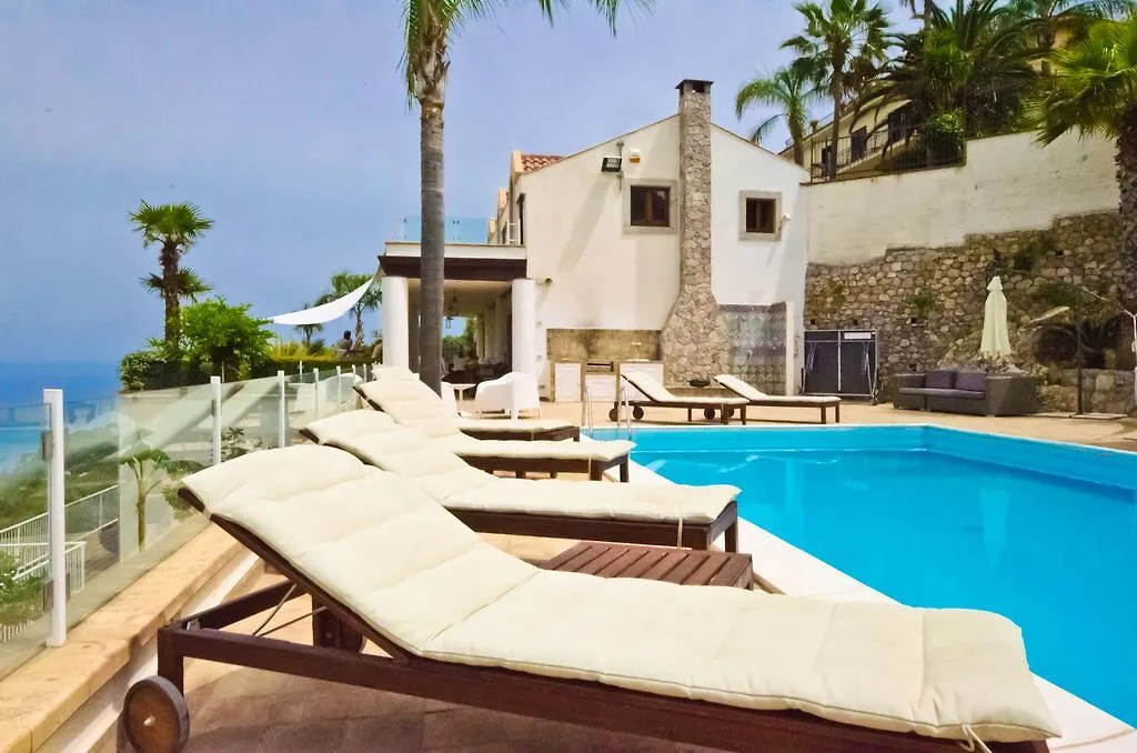 Luxury Taorum Villa With Spectacular Sea Views In Taormina 0*,  Włochy