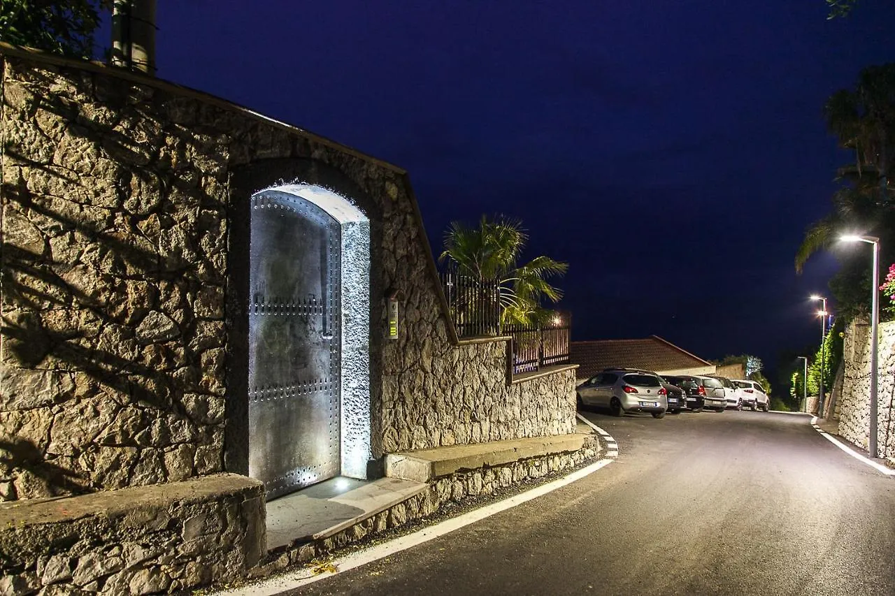 Luxury Taorum Villa With Spectacular Sea Views In Taormina